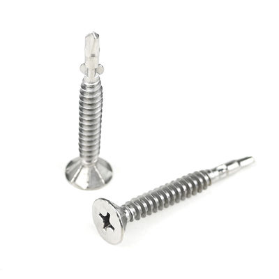 スタッドレスタイヤ フラットヘッド 自律ドリリングスクリュー 翼 4.5x37mm と ラスペルト仕上げ
